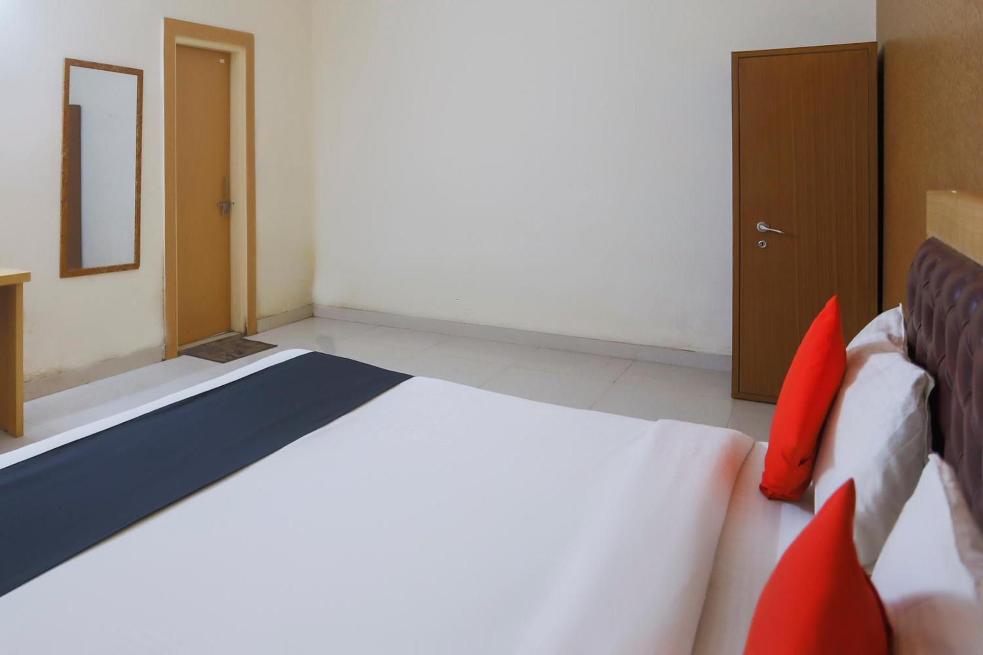 Diamond Imperial Hotell Noida Eksteriør bilde