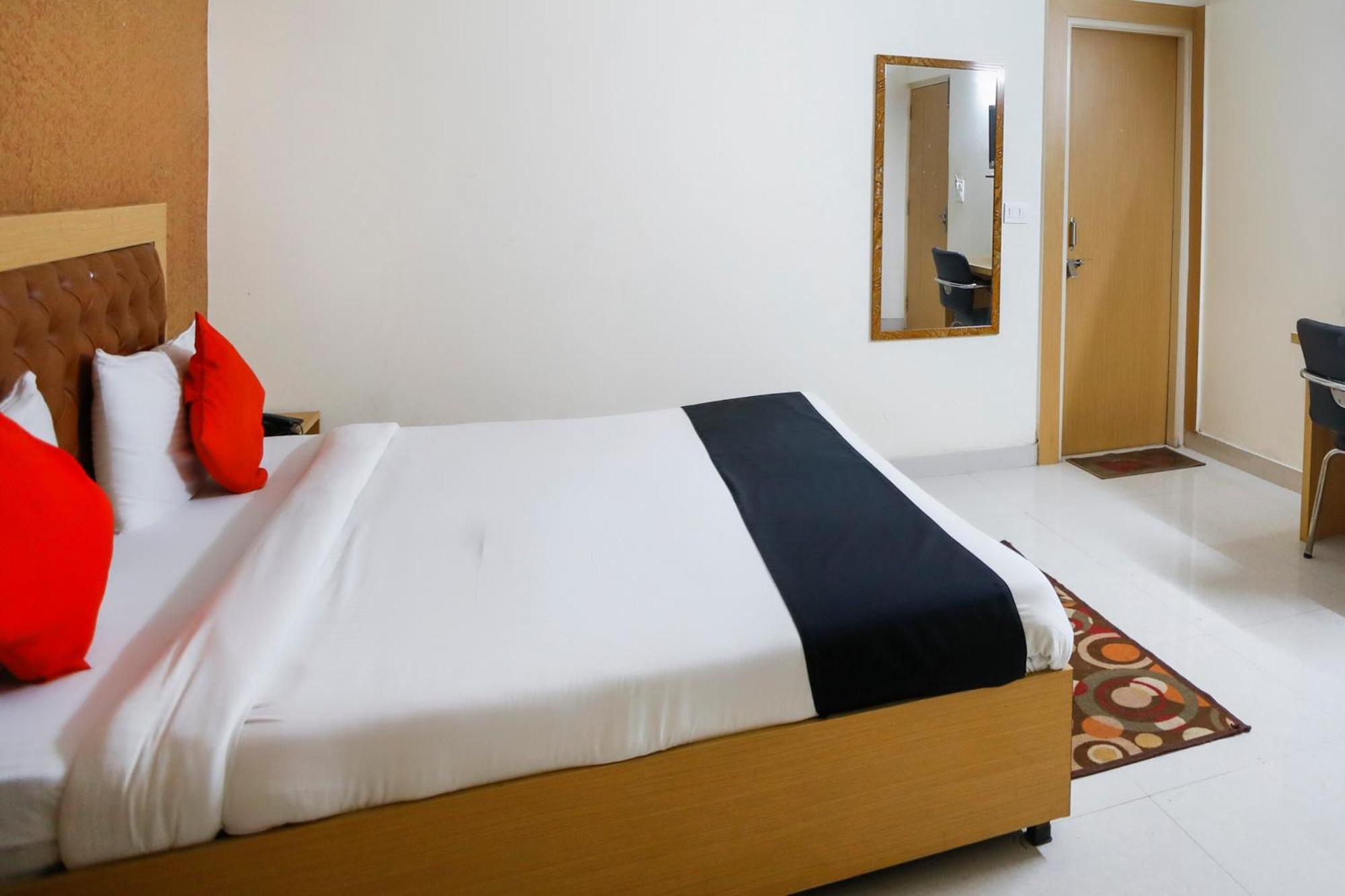 Diamond Imperial Hotell Noida Eksteriør bilde