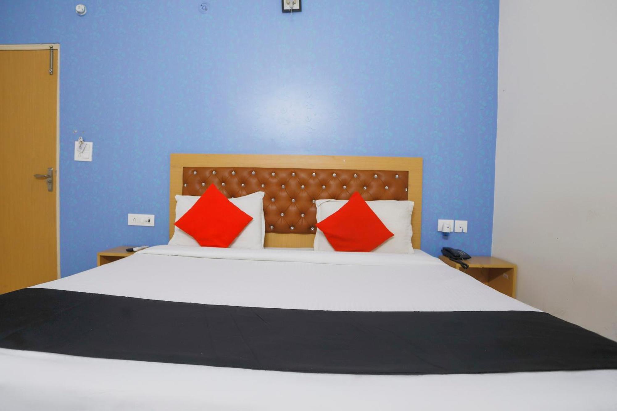 Diamond Imperial Hotell Noida Eksteriør bilde