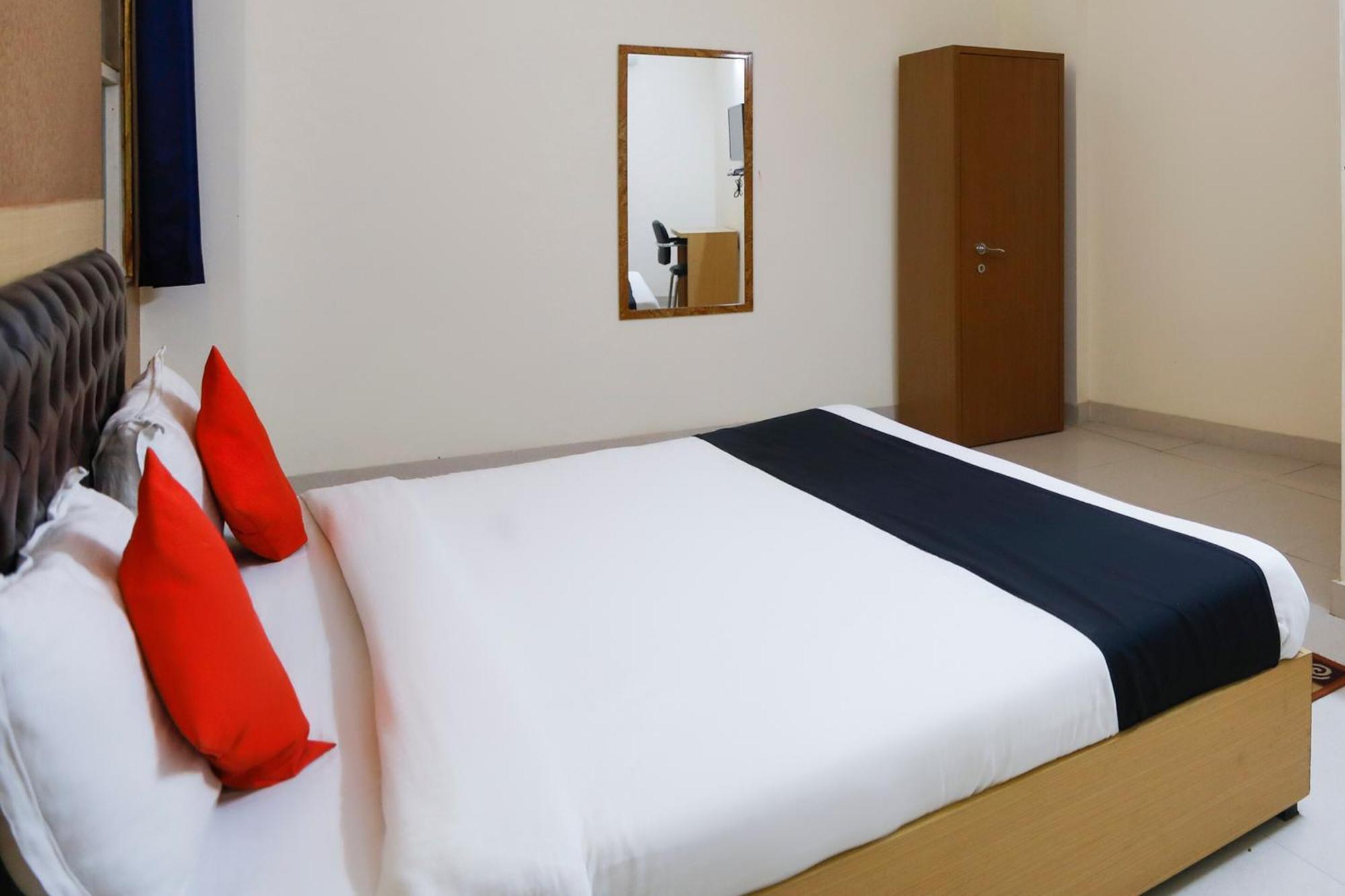 Diamond Imperial Hotell Noida Eksteriør bilde