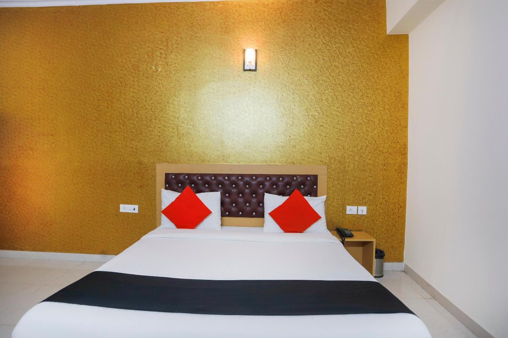 Diamond Imperial Hotell Noida Eksteriør bilde