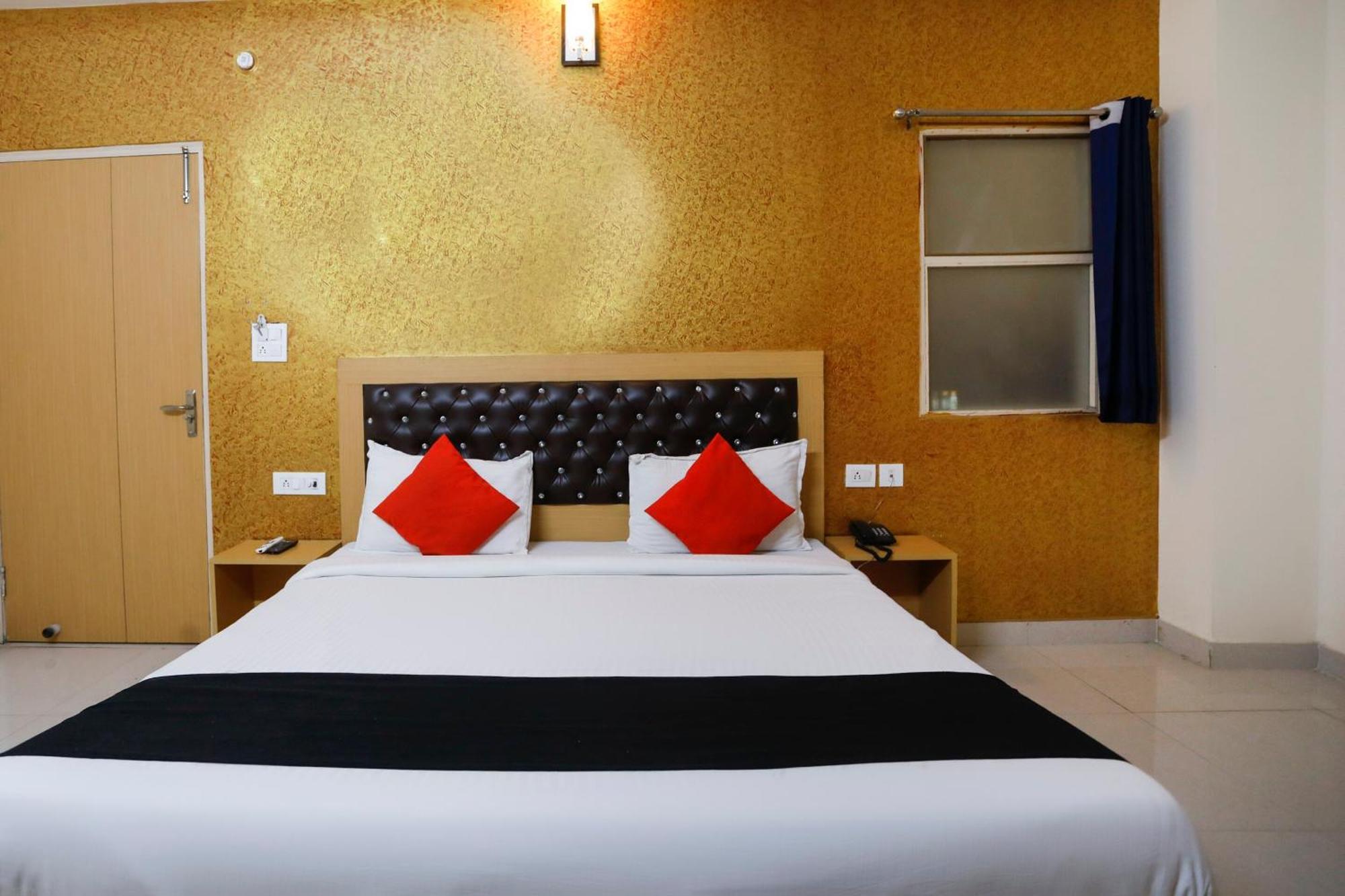 Diamond Imperial Hotell Noida Eksteriør bilde
