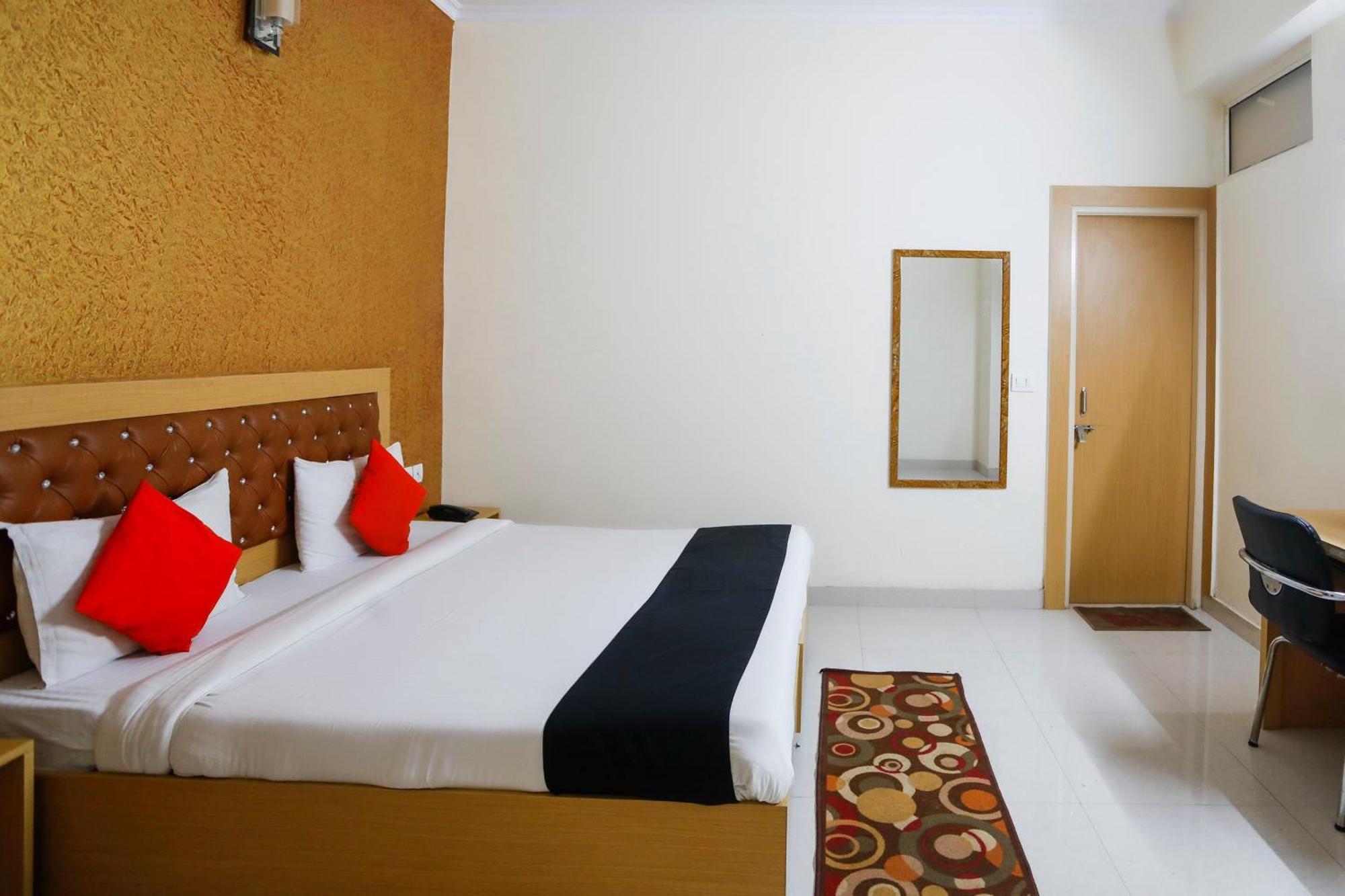 Diamond Imperial Hotell Noida Eksteriør bilde